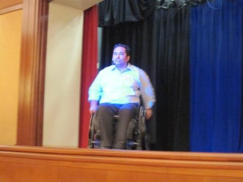 Toby Montoya addresses the audience.jpg